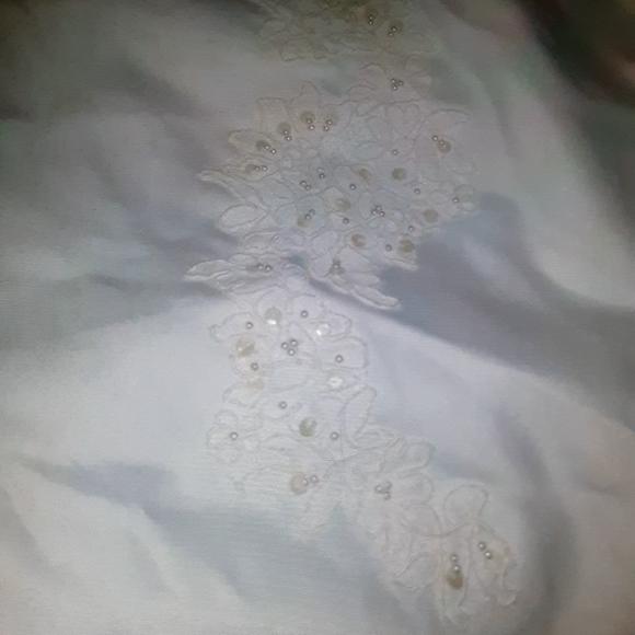 Wedding dress - Picture 14 of 15